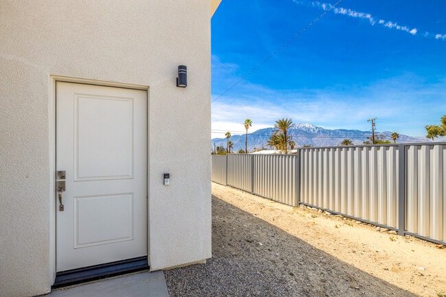 Foto del edificio - 66017 Acoma Ave