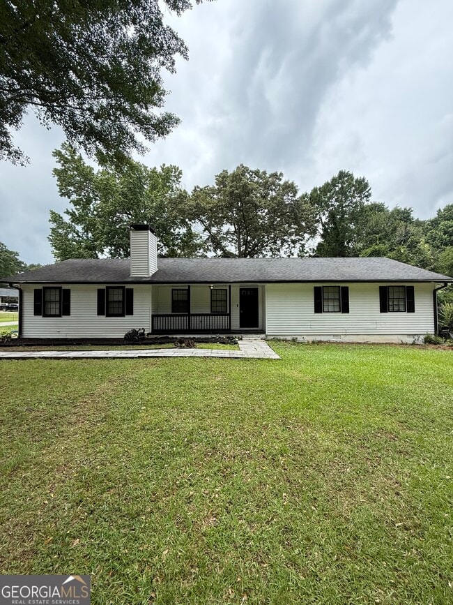 Building Photo - 6379 Skyline Dr