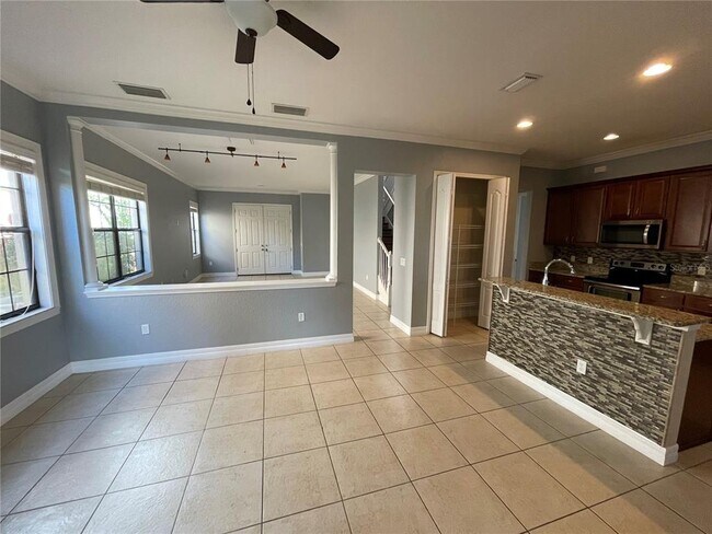 Building Photo - 10761 Willow Ridge Loop