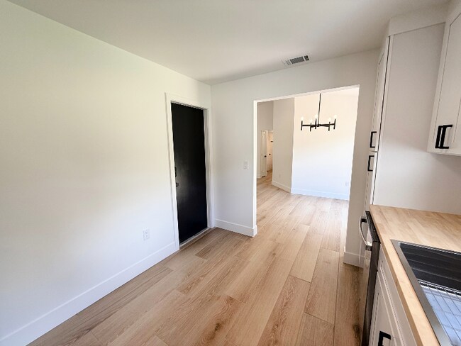 Foto del edificio - 3278 E Crown Dr