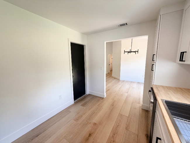Building Photo - 3278 E Crown Dr