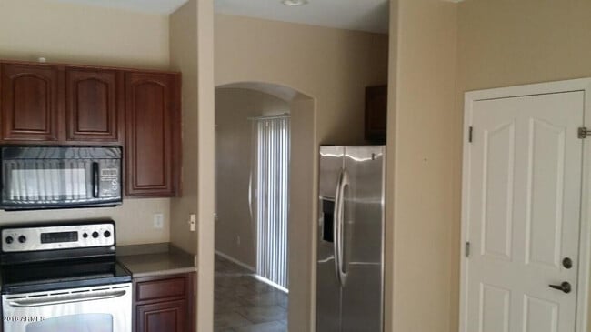 Building Photo - 6621 W Shaw Butte Dr