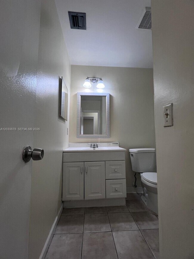 Foto del edificio - 3211 Coral Ridge Dr