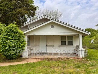 Building Photo - 700 S Hawthorne Ave