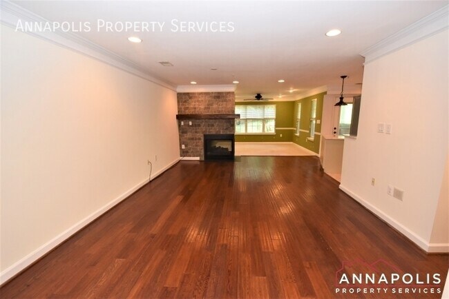 Building Photo - 615 admiral drive #107