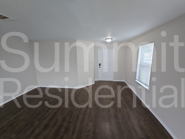 Foto del edificio - 120 Beech Dr