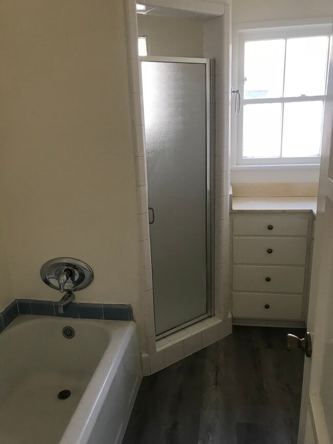 Building Photo - 554 S Indiana St