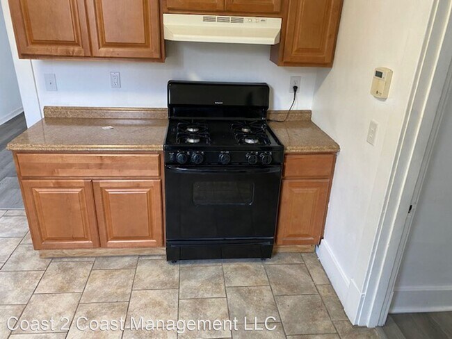 Foto del edificio - 2 br, 1 bath House - 108 5th Ave