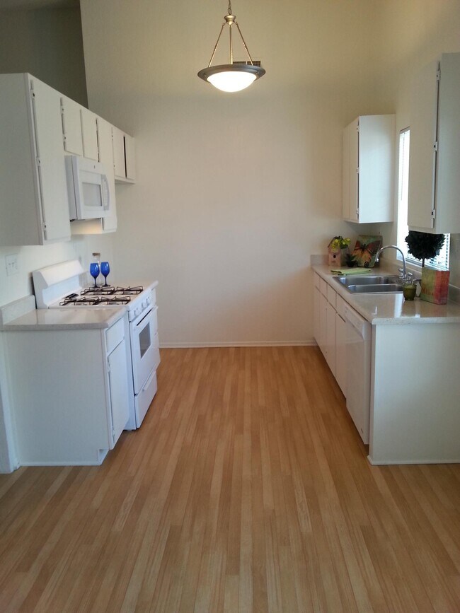 Foto del edificio - 7386 Saddle Rd