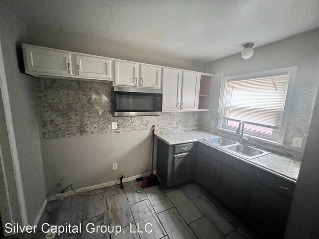 Building Photo - 3 br, 1.5 bath House - 20261 Glastonbury Road