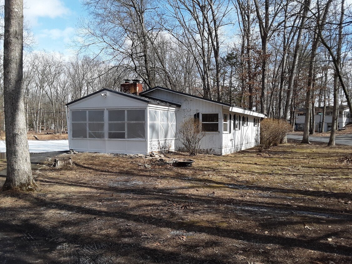 Primary Photo - 604 Lakeside Dr