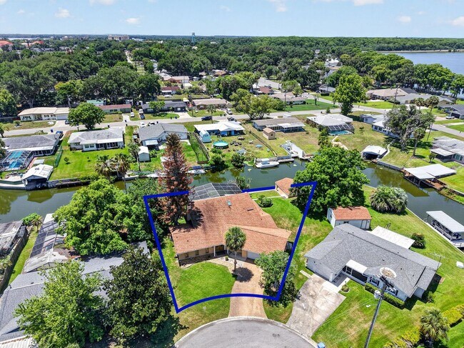Foto del edificio - 1627 Canal Ct