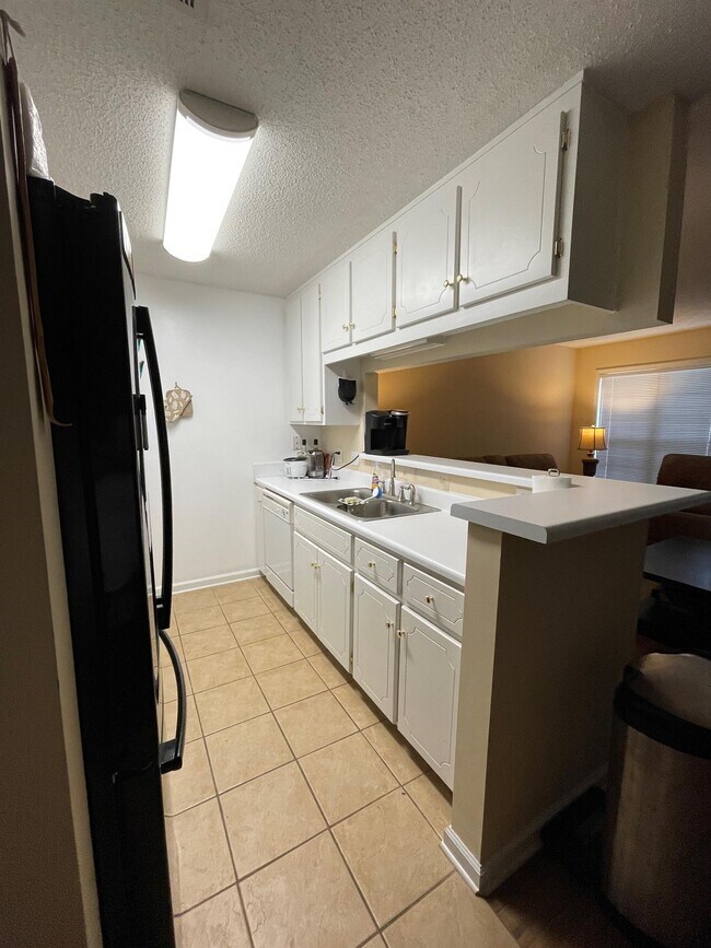 Building Photo - 106 N Spring View Dr