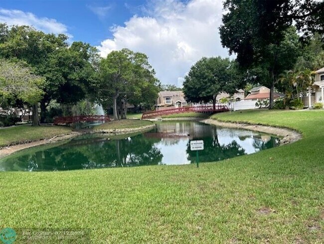 Building Photo - 7160 Sportsman Dr