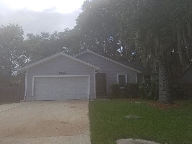 Building Photo - 1594 Twin Oak Dr E