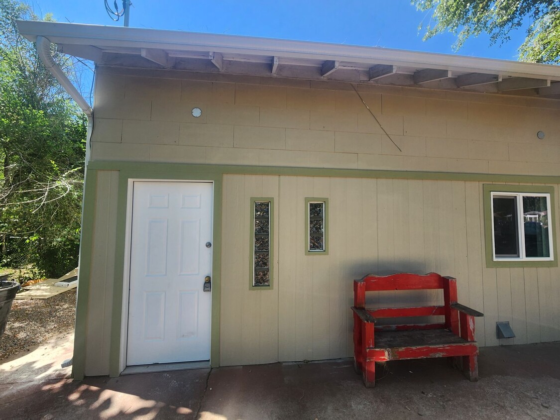 Primary Photo - Stunning and Unique 1 Bed 1 Bed remodeled ...