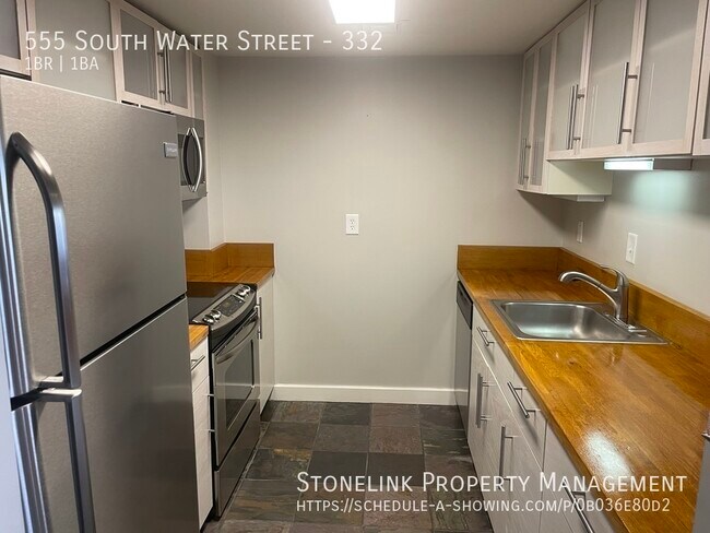 Foto del edificio - 555 South Water Street
