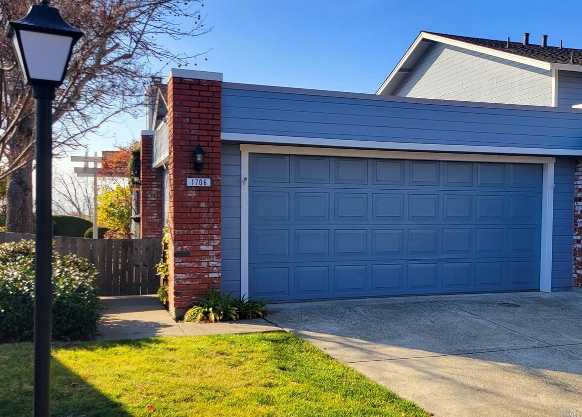 1706 Devonshire Dr, Benicia, CA 94510 Townhome Rentals in Benicia CA