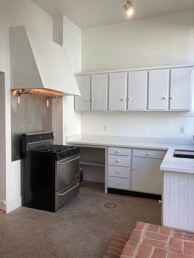 Newly upgraded kitchen - 1550 7th St