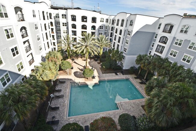 Foto del edificio - 202 E South St