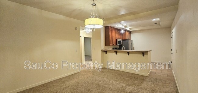 Foto del edificio - 8078 NE Miriam Way