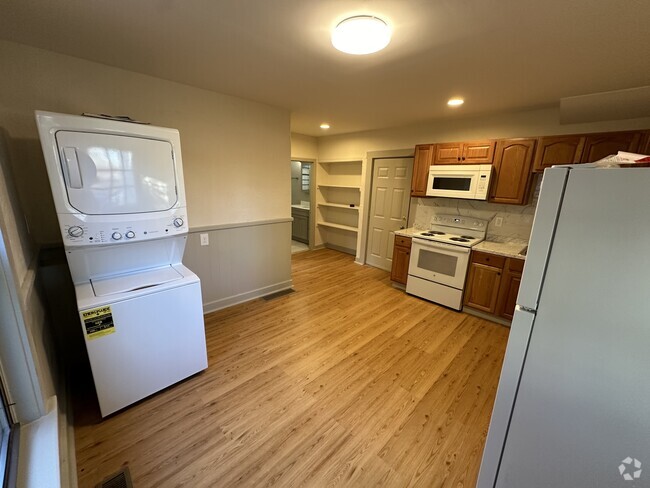 Building Photo - 14 Ingalls St