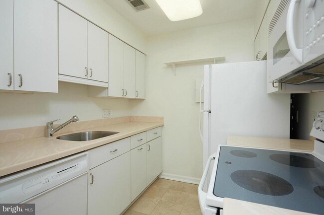 Building Photo - 10807 Hampton Mill Terrace