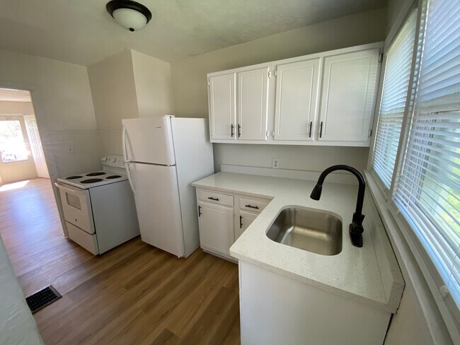 Foto del edificio - 3838 E Pleasant Run Parkway North Dr