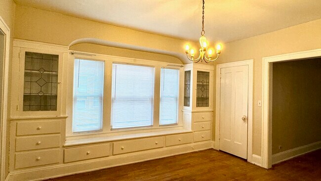Dining Room - Windows - 3652 Hildana Rd