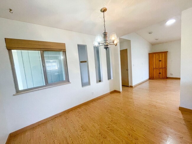 Building Photo - This gorgeous Pine Hills home has a large interior, 2-car garage, and fully-fenced yard!