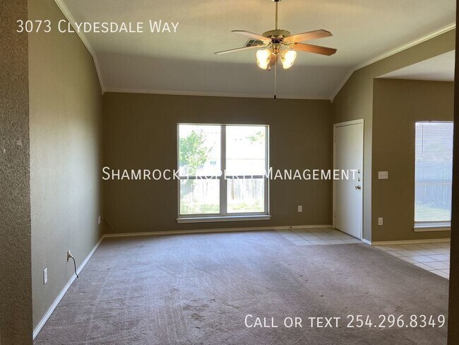 Foto del edificio - Surrey Ridge Duplex in Midway ISD!