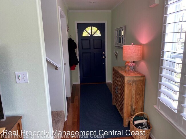 Foto del edificio - 3 br, 2.5 bath House - 5686 Rosario Ave.