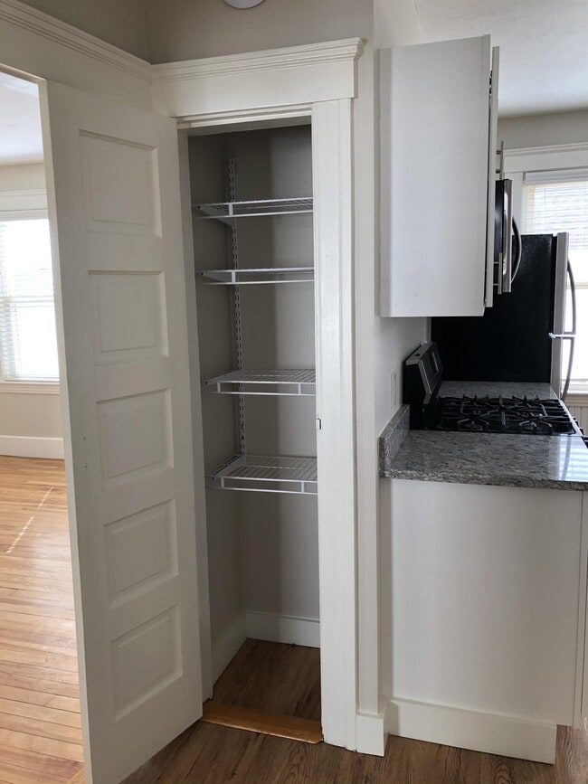 Building Photo - 7 Plantation St