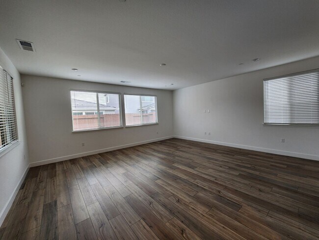 Building Photo - 1089 Mambo Way - Roseville 95747
