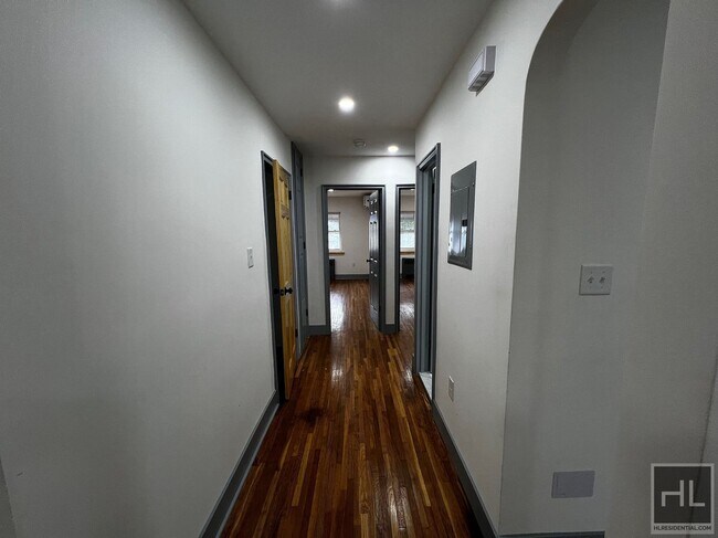 Foto del edificio - EAST 234 STREET