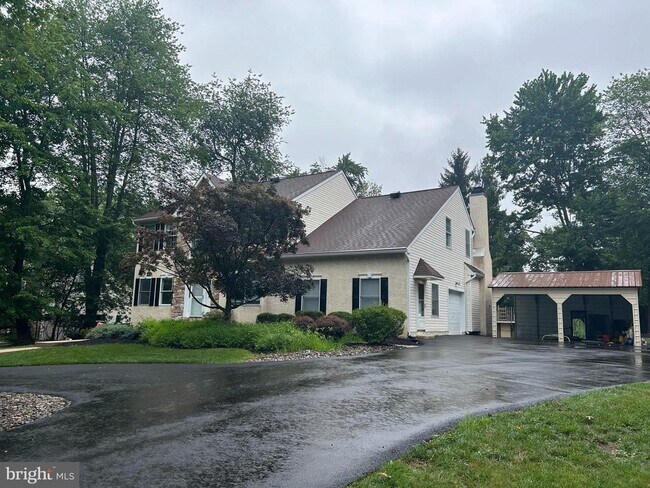 Foto del edificio - 114 Lenape Dr