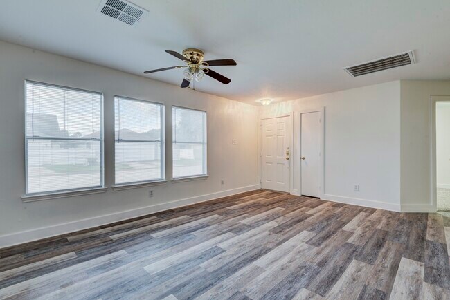 Foto del edificio - 9622 Farrell Dr