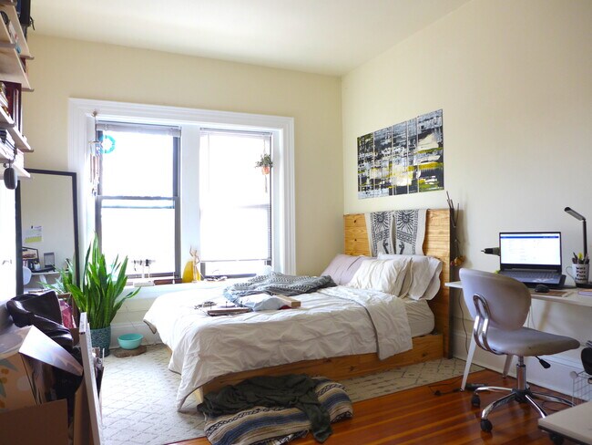 Foto del edificio - 1485 Beacon St