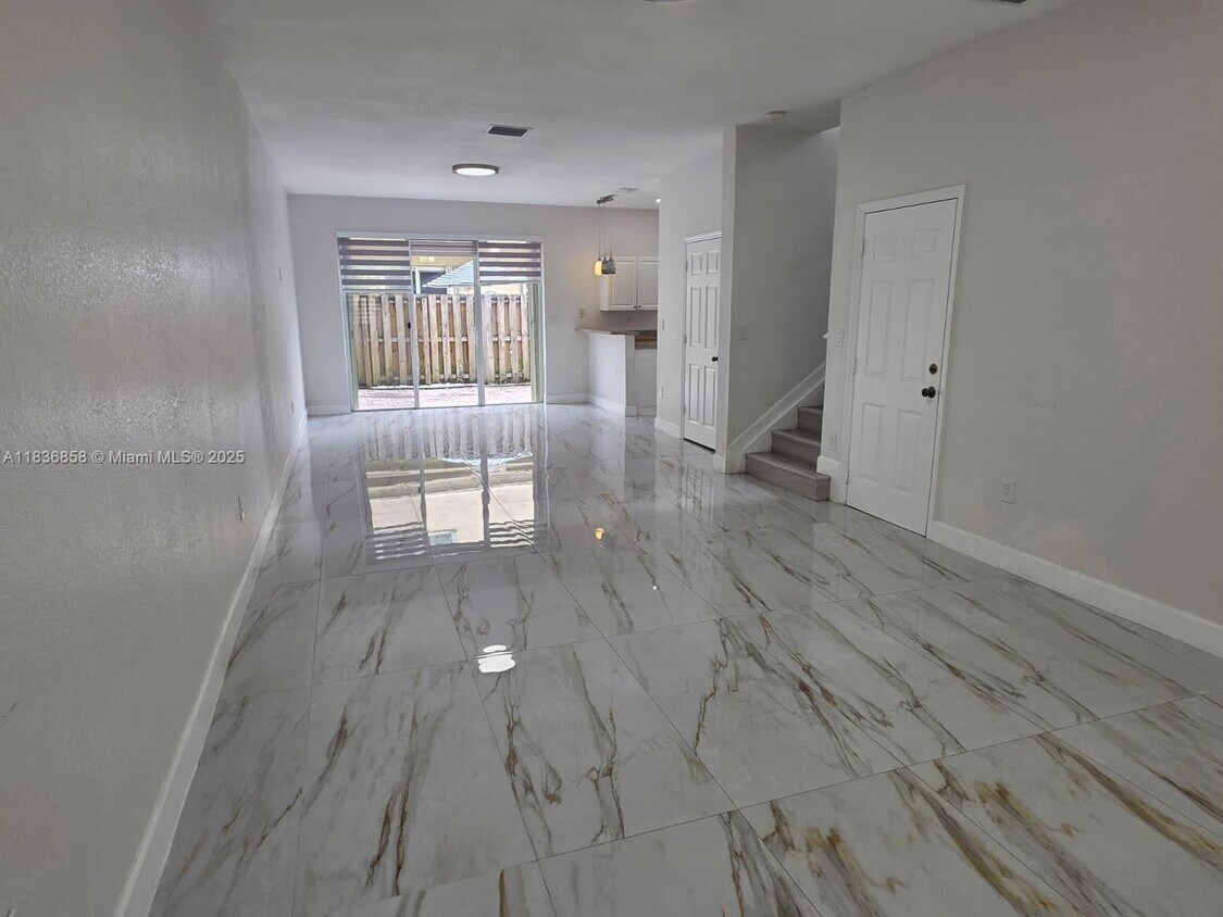Foto del edificio - 12822 SW 135th St
