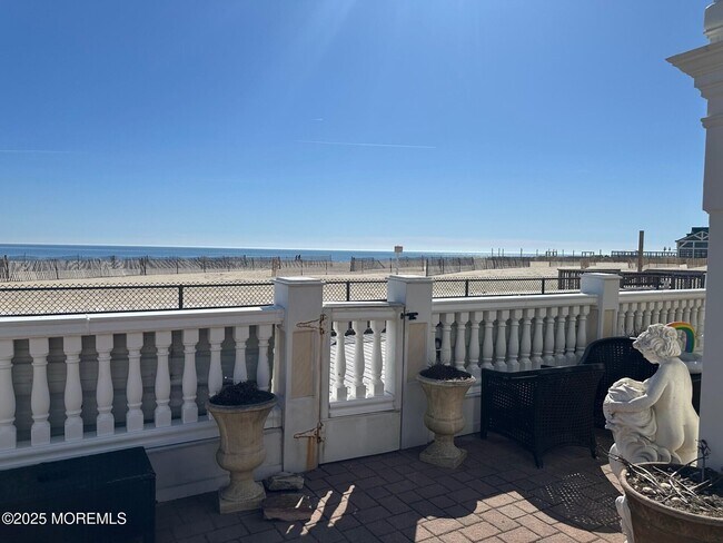 Foto del edificio - 247 Boardwalk
