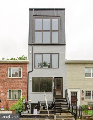 Building Photo - 1515 K St SE