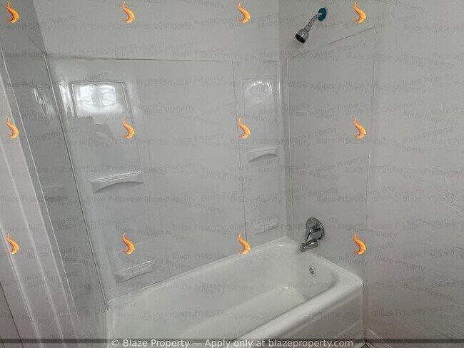 Foto del edificio - Now Leasing! Shotgun-Style 2 Bed | 1 Bath ...