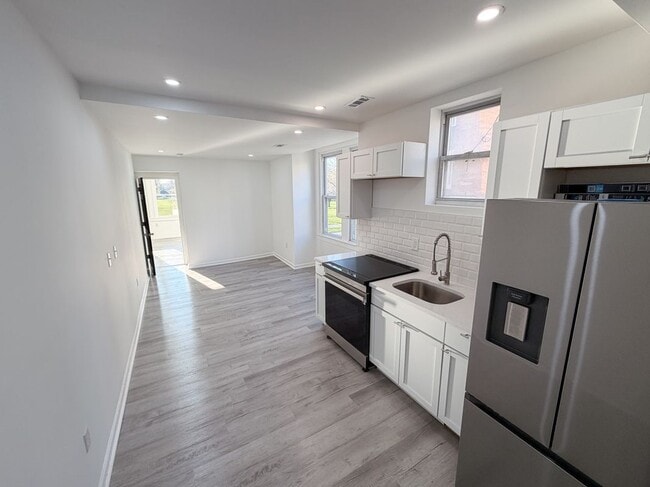 Building Photo - 1621 N 33rd St