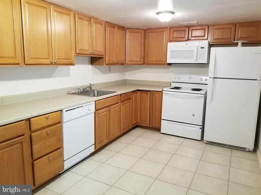 19 Maureen Ct, Winslow, NJ 08081 Townhouse for Rent in Winslow, NJ