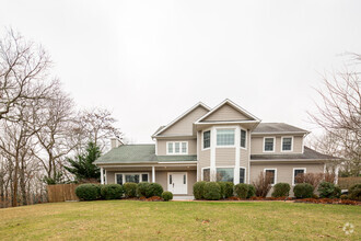 Building Photo - 8 Mountain Laurel Ln