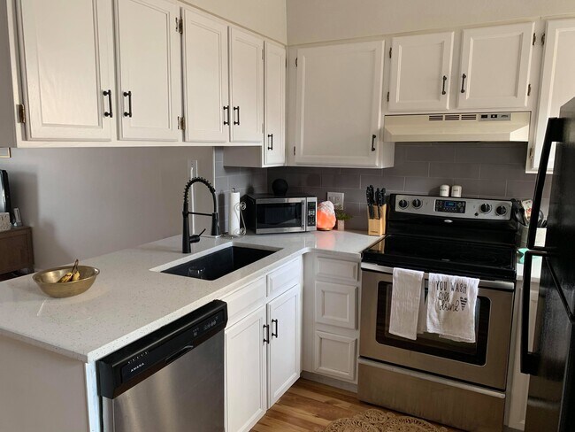 Foto del edificio - 6702 S Independence St
