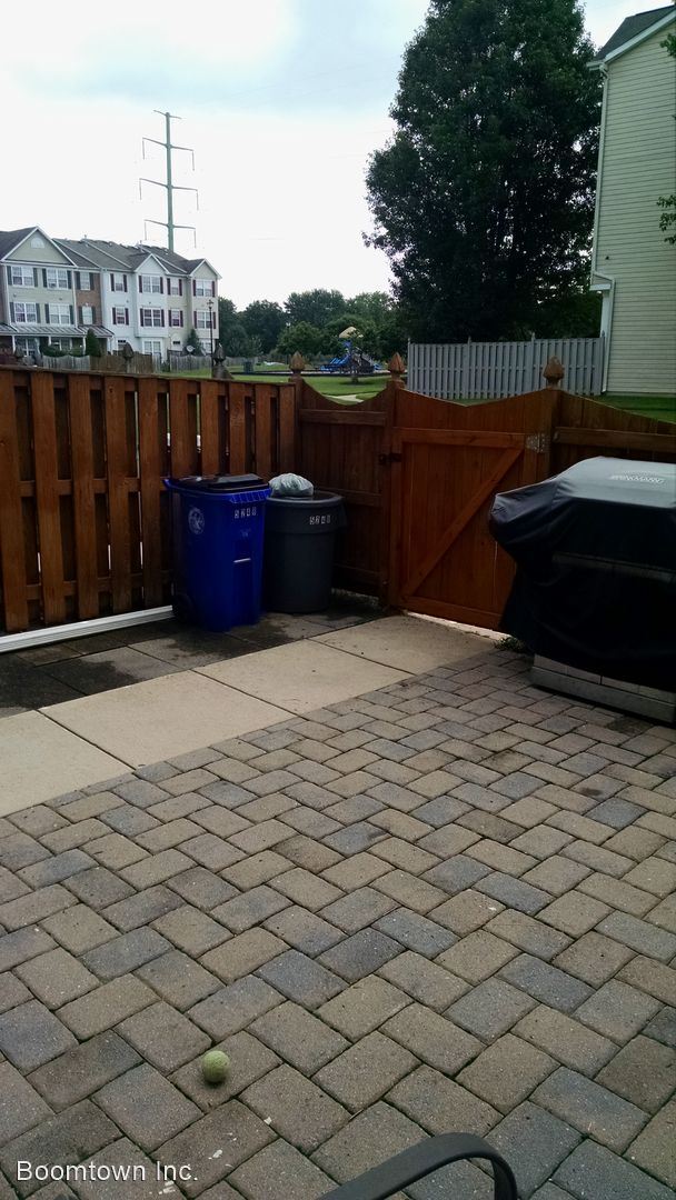 Foto del edificio - 3 br, 2.5 bath House - 5248 Regal Ct.