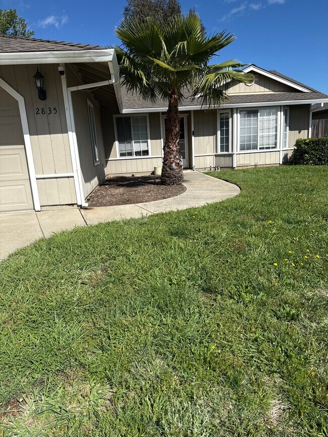 Foto del edificio - 2835 Tropicana Ct