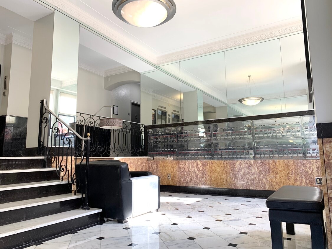 Building Foyer - 2515 K St NW