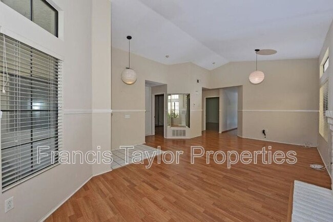 Building Photo - 11893 Caminito Ryone